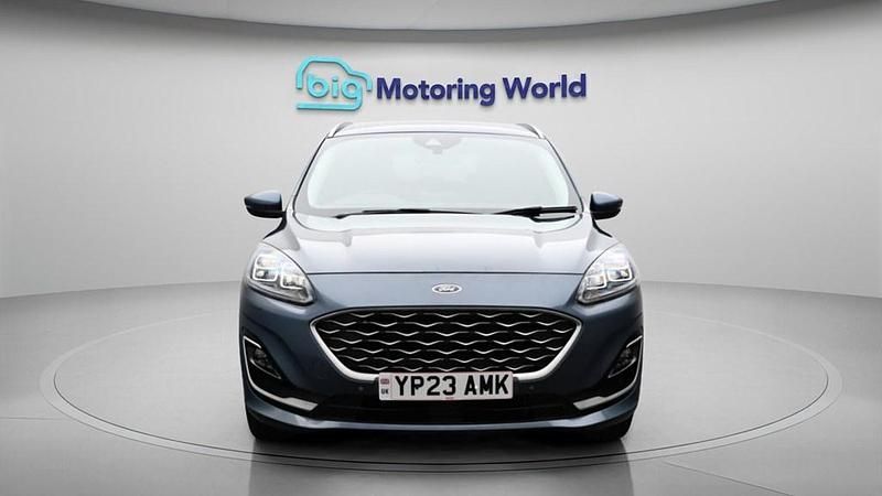Usado Ford Kuga Vignale 190 HP (139 kW) 2023 Azul SUV
