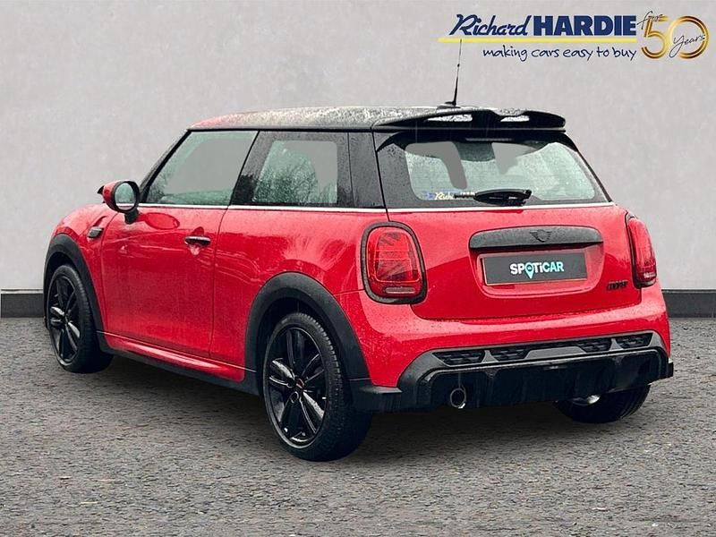 Used Mini Cooper Hatch 134 HP (98 kW) 2023 Red Hatchback