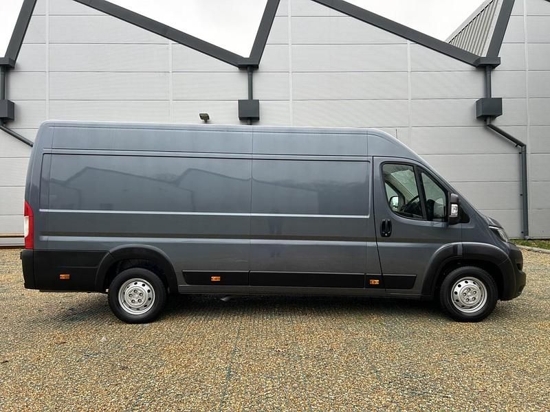 Used Peugeot Boxer 140 HP (102 kW) 2021 Grey Van