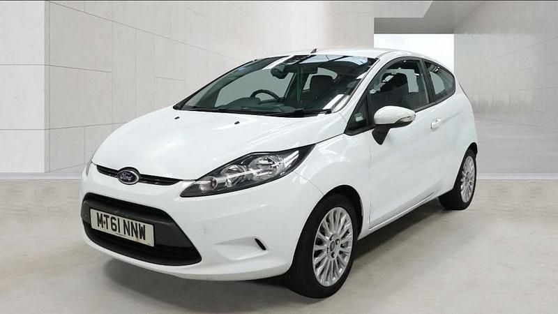 Used Ford Fiesta Style 82 HP (60 kW) 2012 White Hatchback