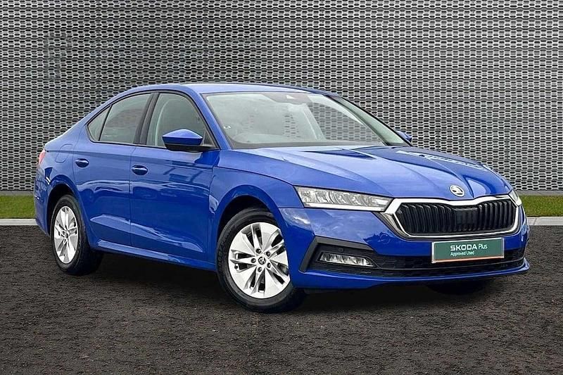 Energy blue Used 2022 Skoda Octavia SE Technology Hatchback | £15,425 (Fair price) - Image 1/4