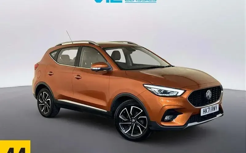 Käytetty MG ZS Exclusive 106 HP (77 kW) 2024 Katumaasturi