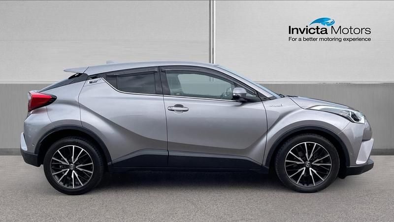 Used Toyota C-HR 122 HP (89 kW) 2017 Silver SUV