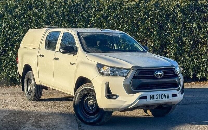 Second-hand Toyota HiLux Active 150 CP (110 kW) 2024 Pickup