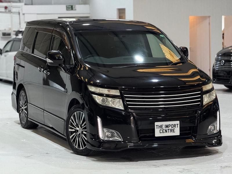 Black Used 2011 Nissan Elgrand MPV | £8,995 (Good price) - Image 1/4