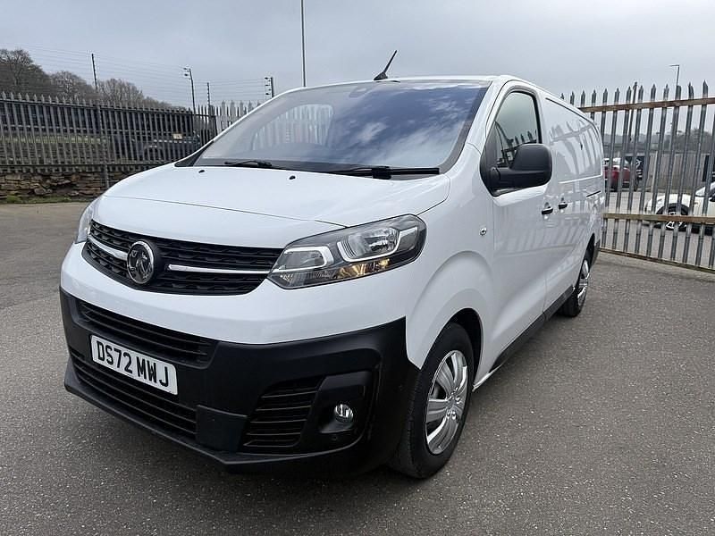 Used Vauxhall Vivaro 100 HP (73 kW) 2022 White MPV