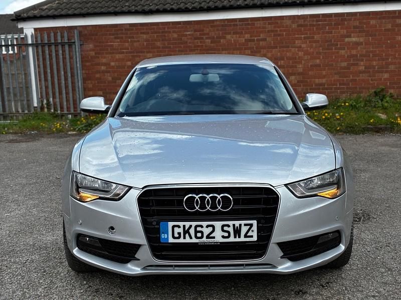 Begagnad Audi A5 2012 Silver Sportkupé
