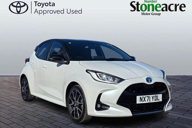 Used Toyota Yaris Hybrid 2021