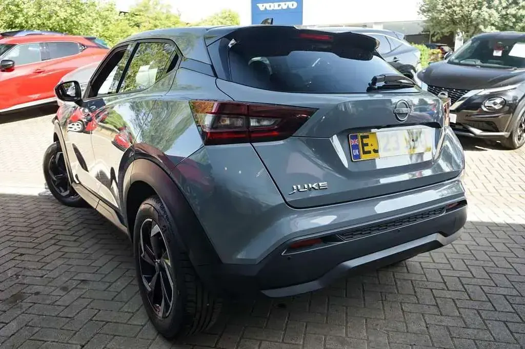Used Nissan Juke N-Connecta 112 HP (82 kW) 2023 Grey SUV