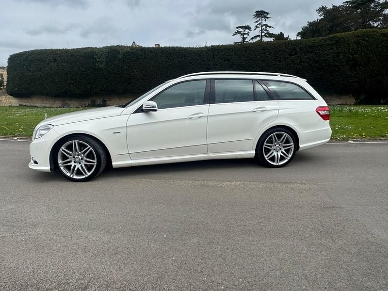 Begagnad Mercedes E220 170 HK (125 kW) 2012 Vit Kombi