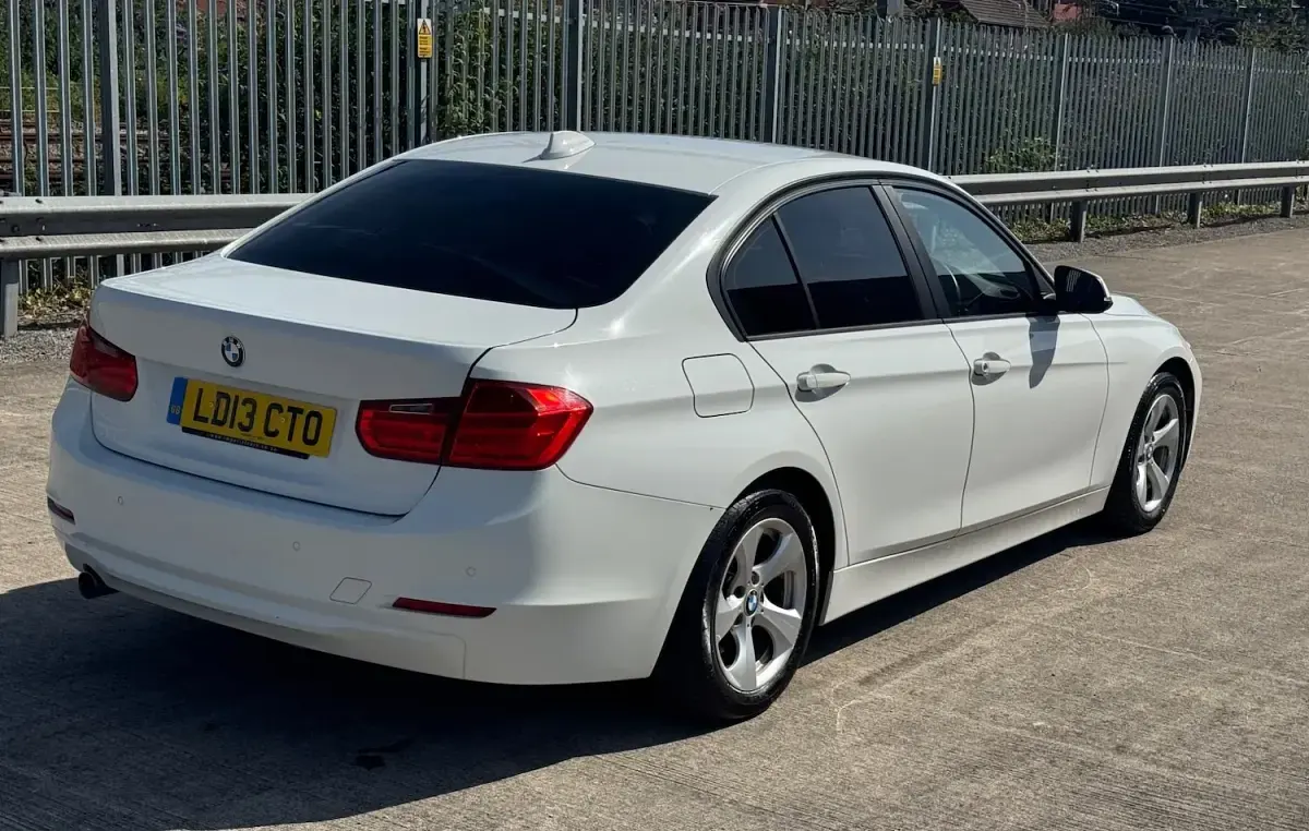 Used BMW 320 Efficient Dynamics 160 HP (117 kW) 2013 White Sedan