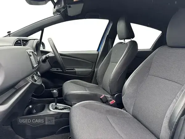Used Toyota Yaris Hybrid 2017 Blue Hatchback