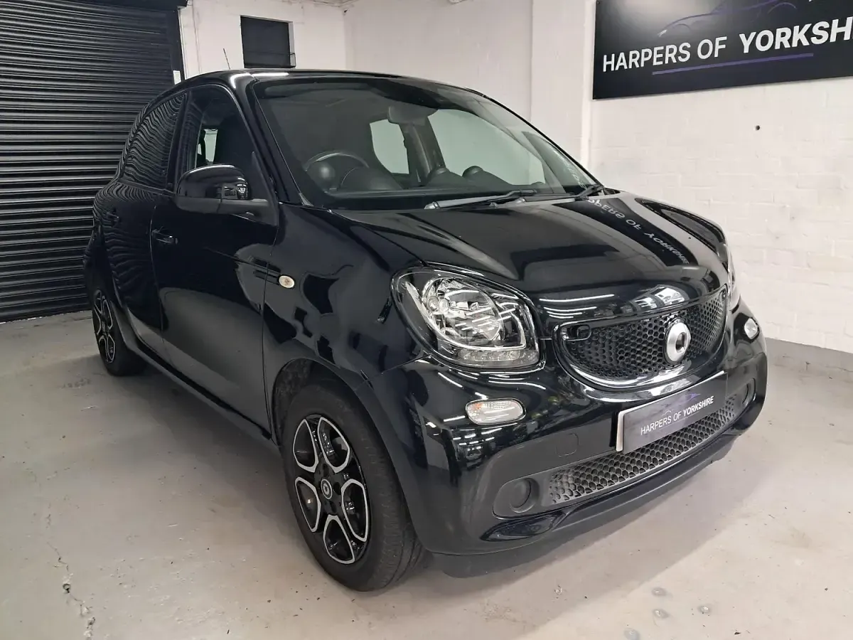 Used Smart ForFour Premium 2017 Black Hatchback