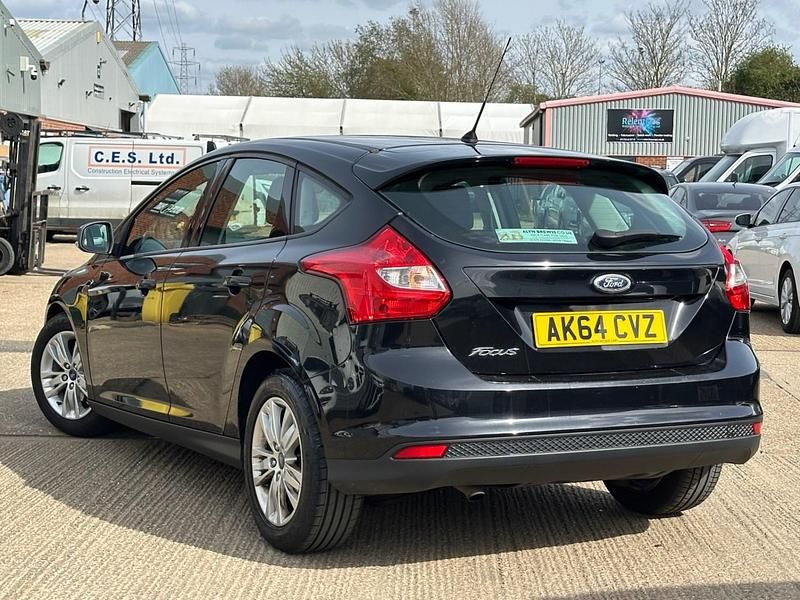 Usado Ford Focus 115 HP (84 kW) 2014 Preto Citadino