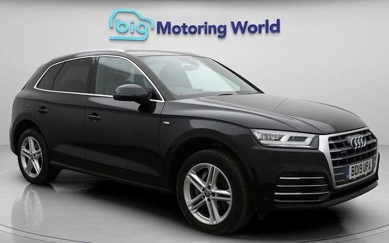 Black Used 2019 Audi Q5 S-Line SUV | £21,100 (Fair price) - Image 1/4