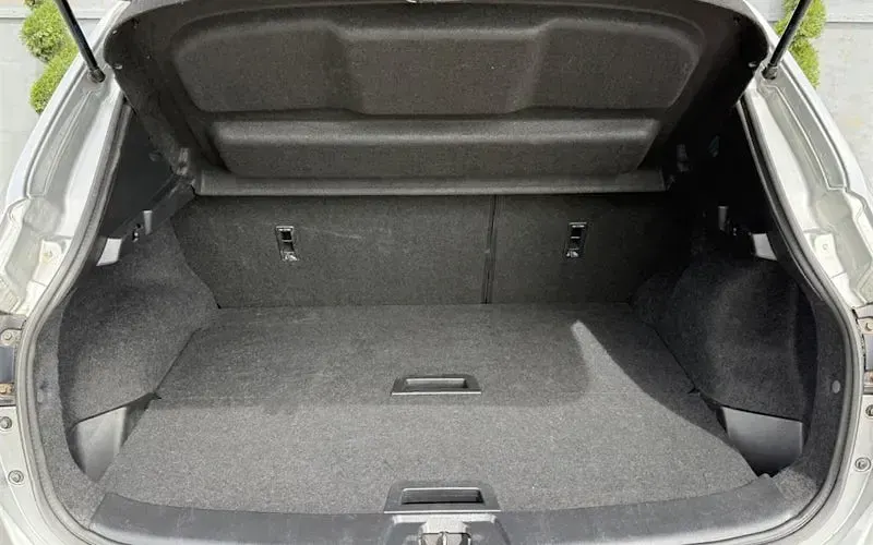 Used Nissan Qashqai N-TEC 131 HP (96 kW) 2015 Silver SUV