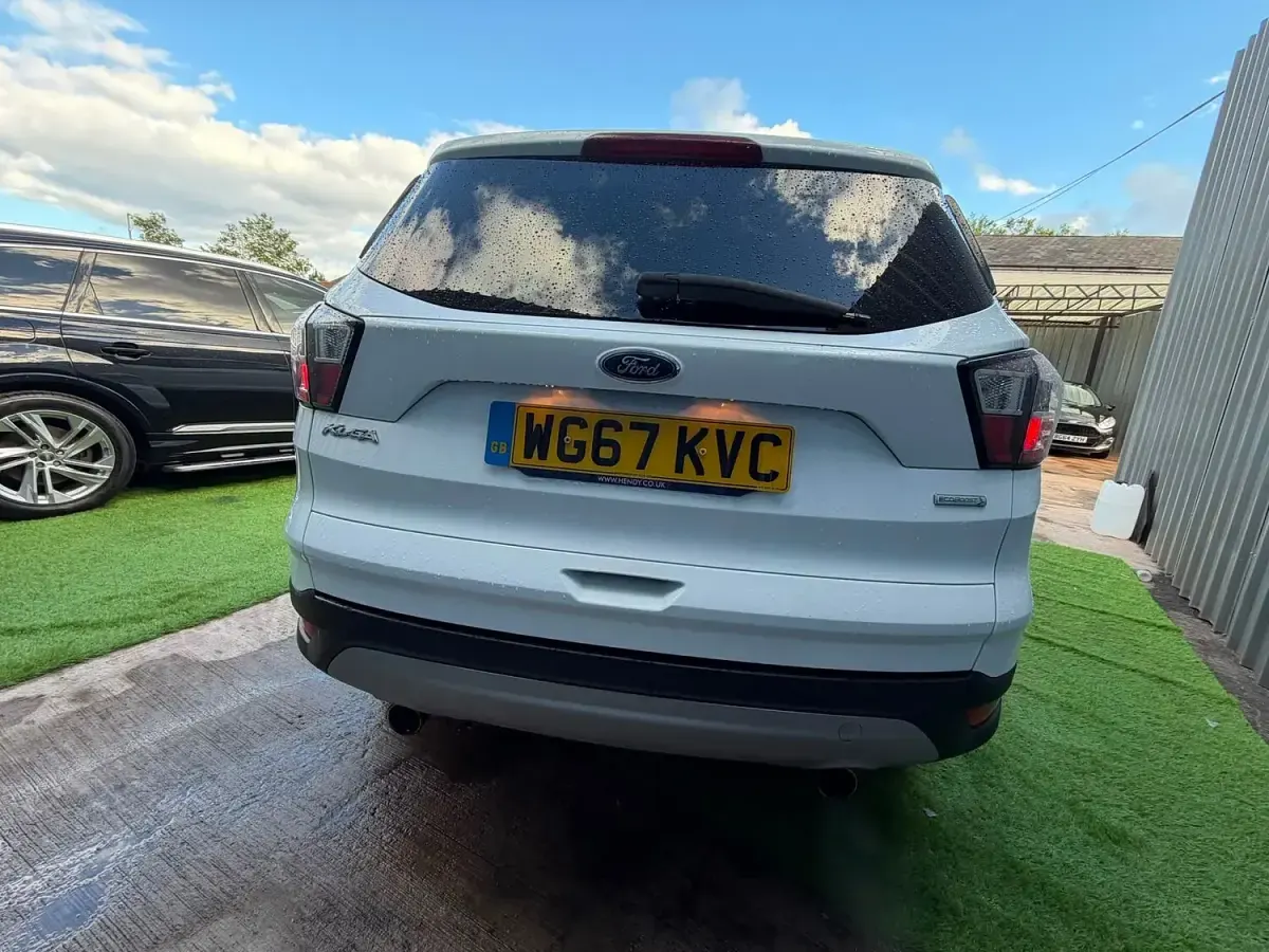 Used Ford Kuga Titanium 182 HP (133 kW) 2017 White SUV