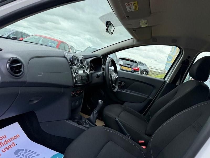 Used Dacia Sandero Essentiel 75 HP (55 kW) 2020 White Hatchback