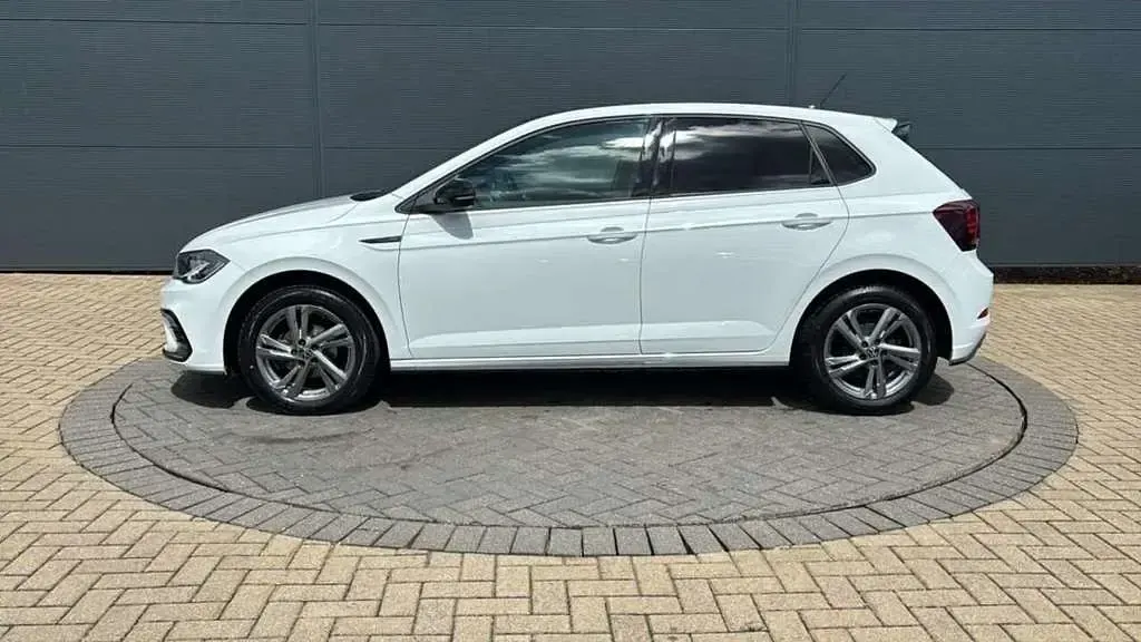 Used VW Polo R-line 95 HP (69 kW) 2023 White Hatchback