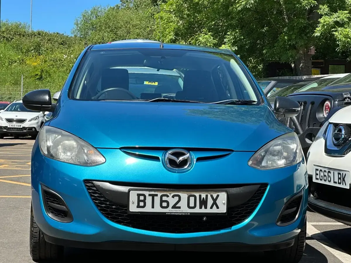 Used Mazda 2 84 HP (61 kW) 2013 Blue Hatchback