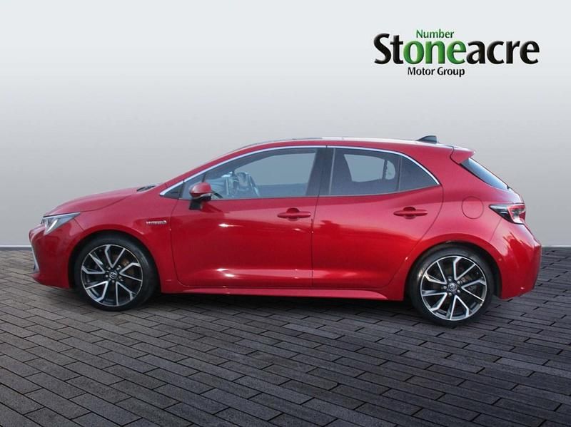 Used Toyota Corolla 184 HP (135 kW) 2020 Red Hatchback