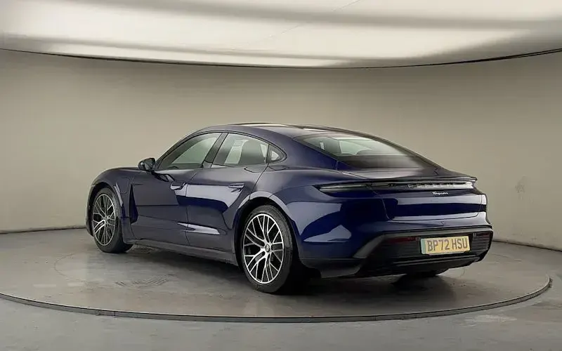 Usado Porsche Taycan Performance Package 350 kW (476 CV) 2023 Azul Berlina