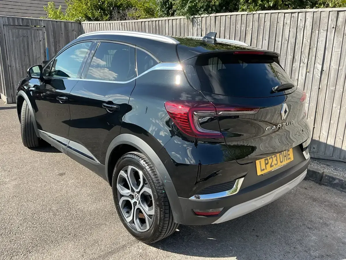 Used Renault Captur Techno 142 HP (104 kW) 2023 Black SUV