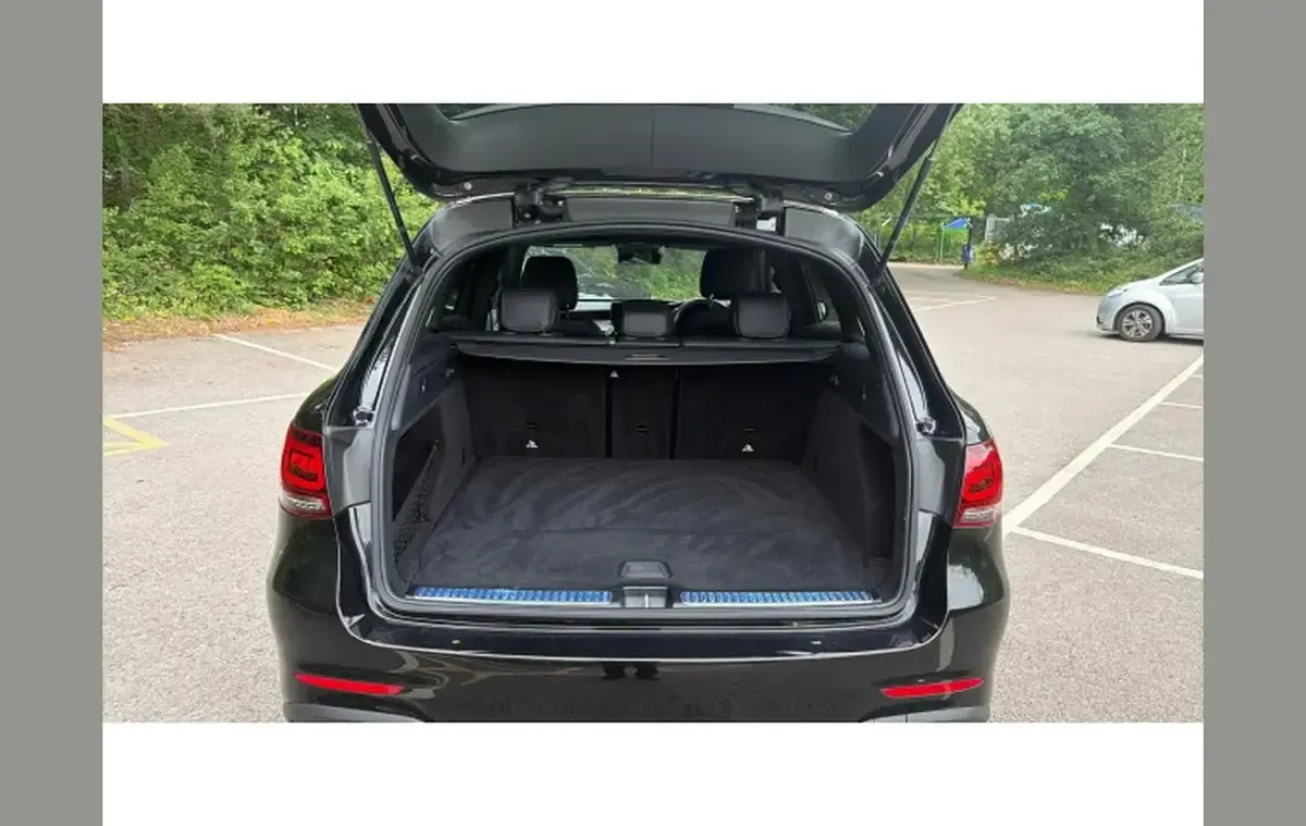 Used Mercedes GLC300 AMG Line Premium 245 HP (180 kW) 2021 Black SUV