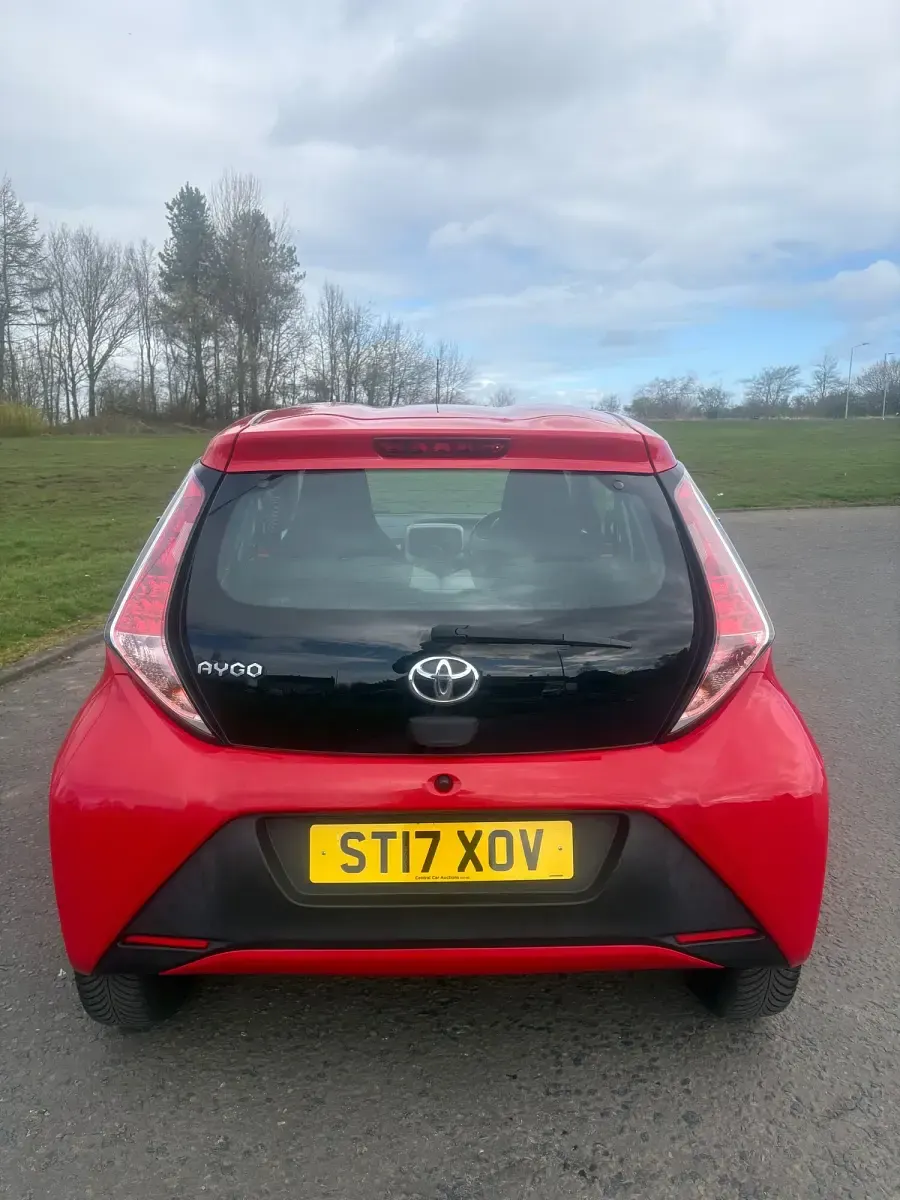 Used Toyota Aygo X-play 69 HP (50 kW) 2017 Red Hatchback