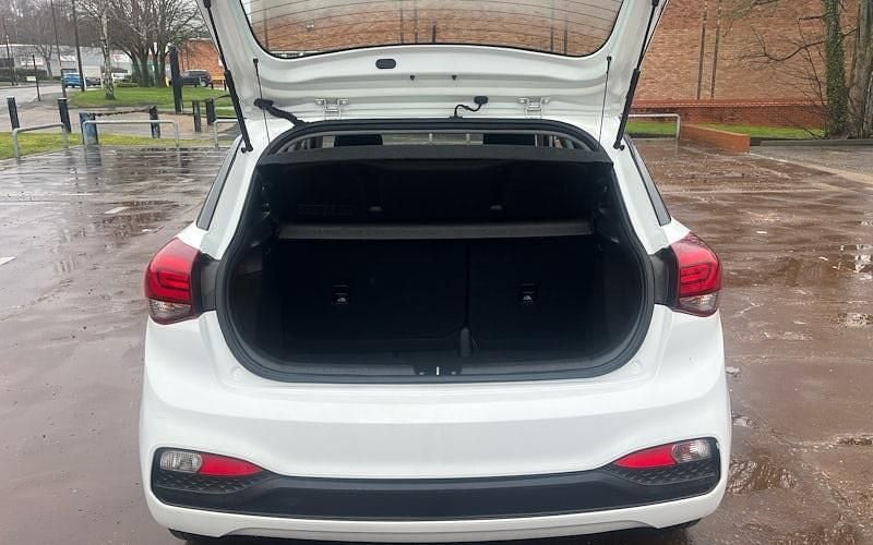 Used Hyundai i20 75 HP (55 kW) 2020 Hatchback