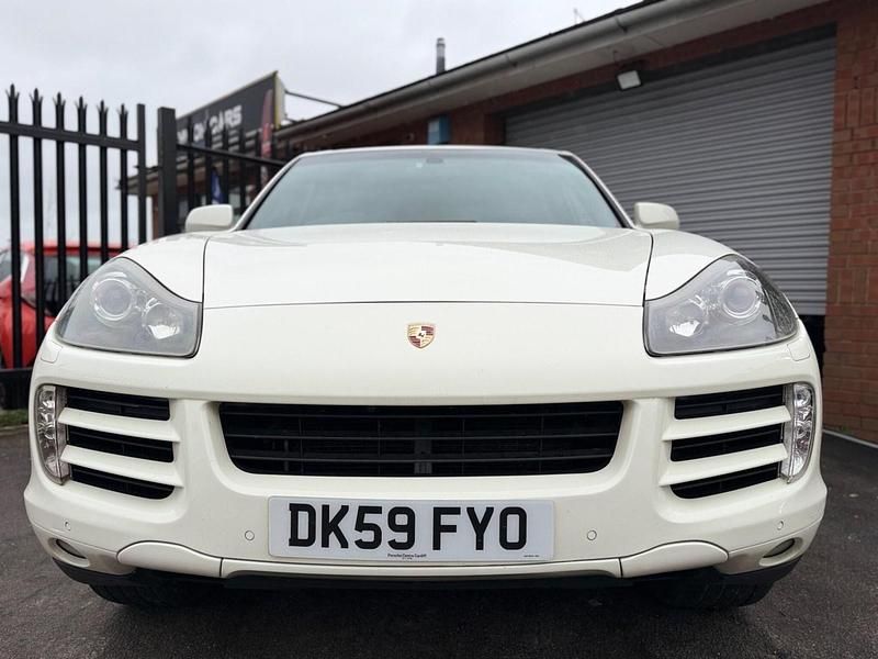 Used Porsche Cayenne 240 HP (176 kW) 2009 White SUV