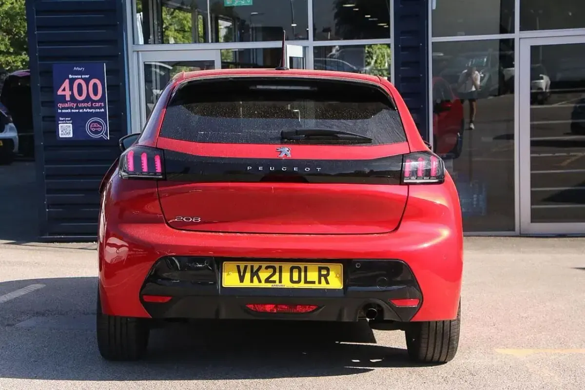 Used Peugeot 208 Allure 101 HP (74 kW) 2021 Red Hatchback