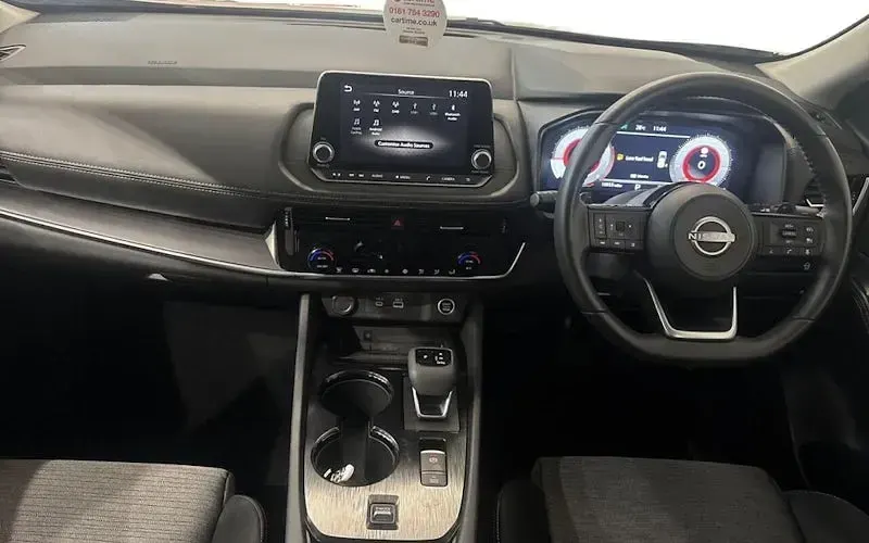 Used Nissan X-Trail Acenta Premium 163 HP (119 kW) 2025 Silver SUV
