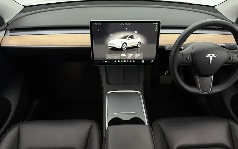 Used Tesla Model Y Long Range AWD 378 kW (514 HP) 2022 White SUV