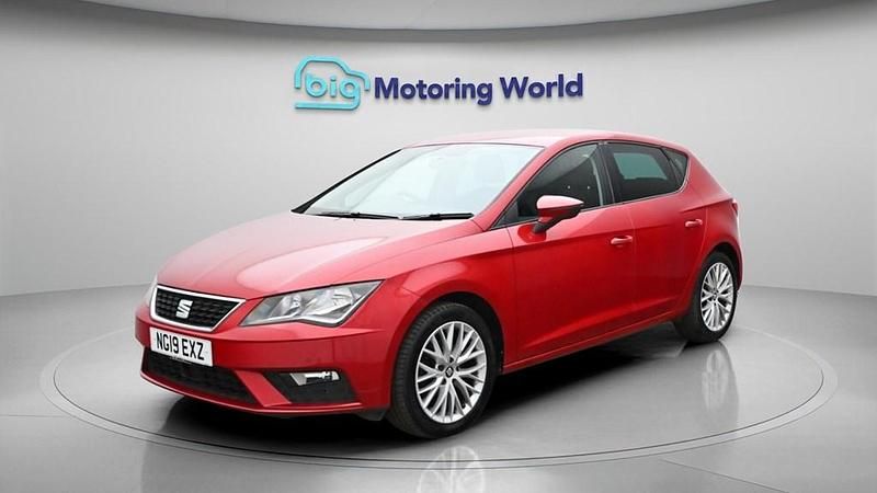 Used Seat Leon SE Dynamic 115 HP (84 kW) 2019 Red Hatchback