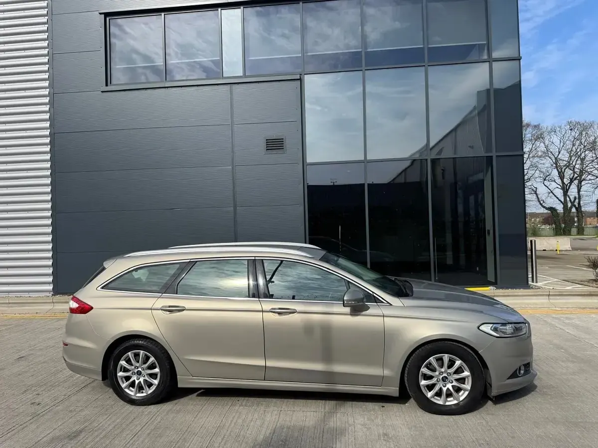 Used Ford Mondeo Zetec 160 HP (117 kW) 2015 Silver Estate