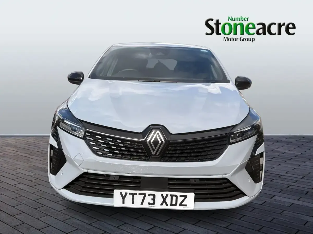 Usado Renault Clio V Techno 140 HP (102 kW) 2024 Cinzento Citadino