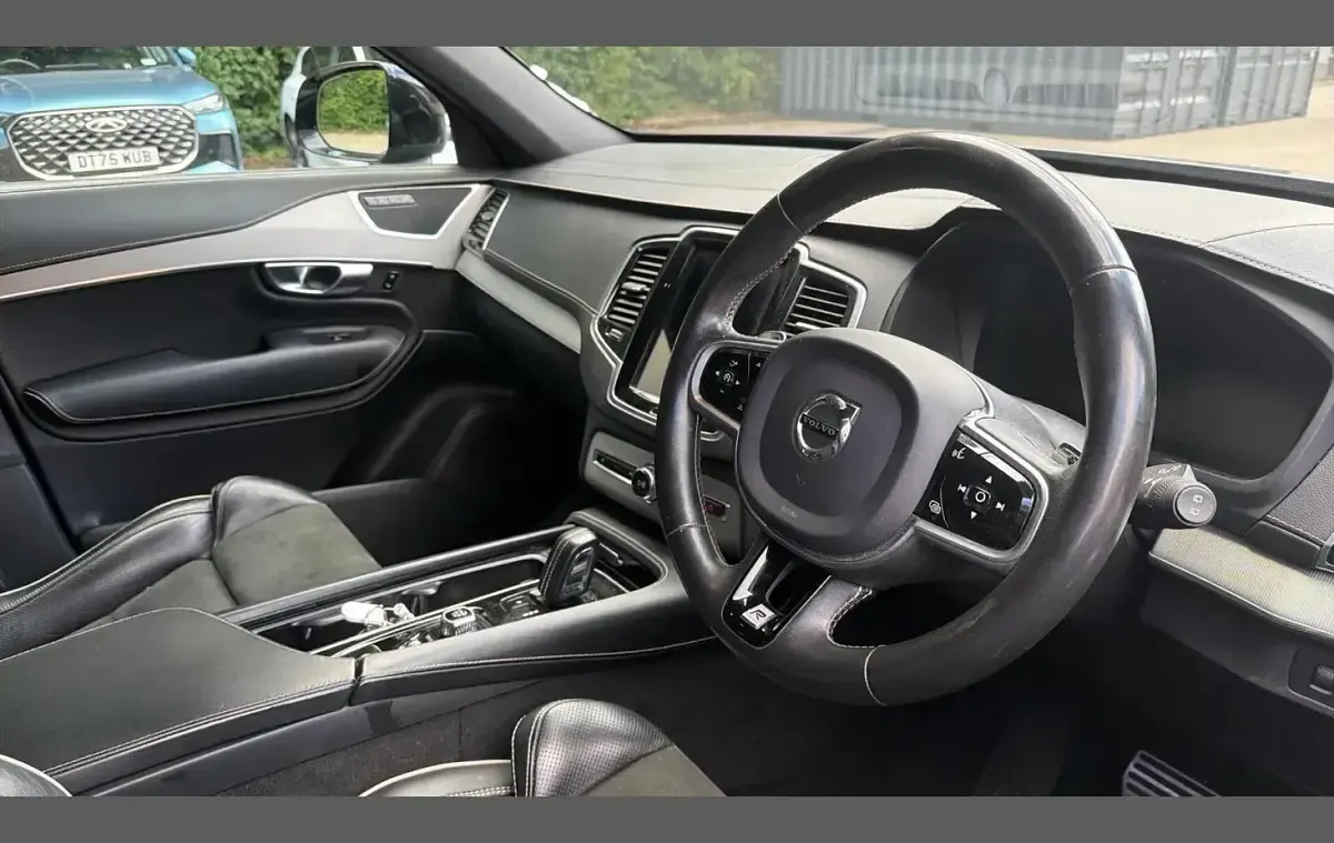 Used Volvo XC90 R-Design 232 HP (170 kW) 2019 Grey SUV