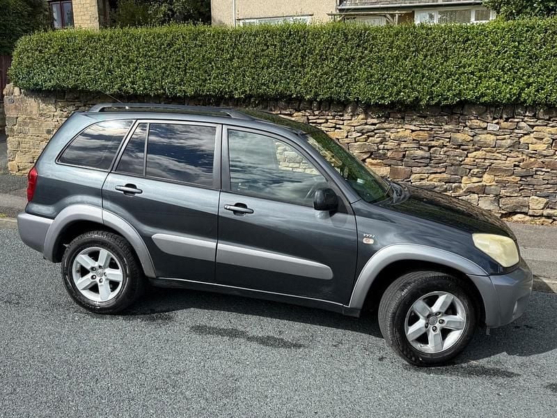 Grey Used 2004 Toyota RAV4 SUV | £995 (Super price) - Image 1/4