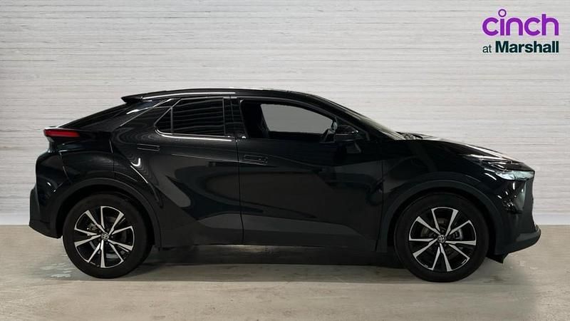 Second-hand Toyota C-HR Design 140 CP (102 kW) 2025 Negru SUV