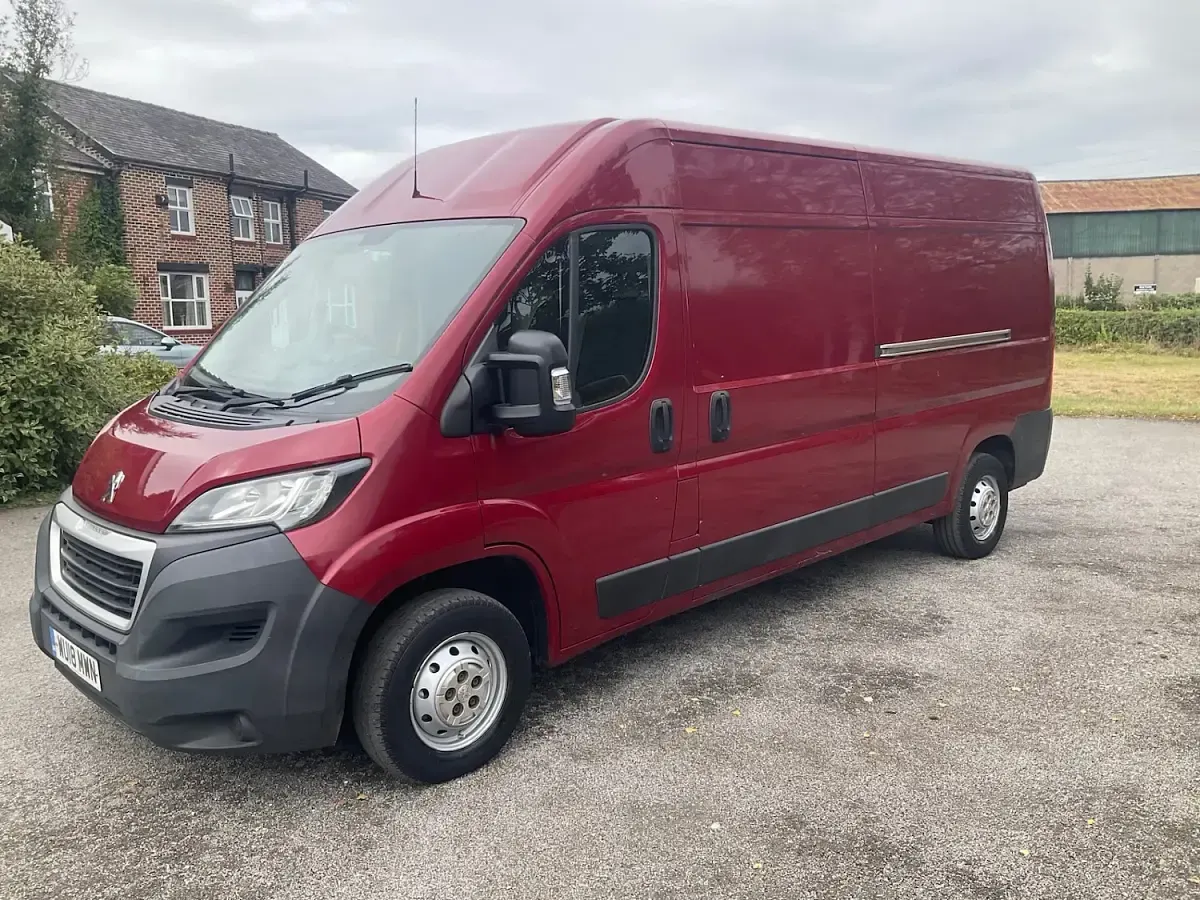 Used Peugeot Boxer 130 HP (95 kW) 2018 Red Van