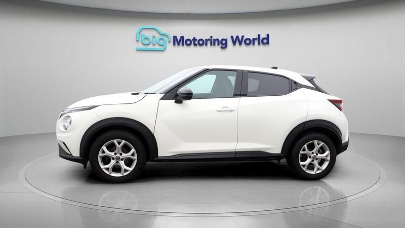 Used Nissan Juke N-Connecta 114 HP (83 kW) 2022 White SUV
