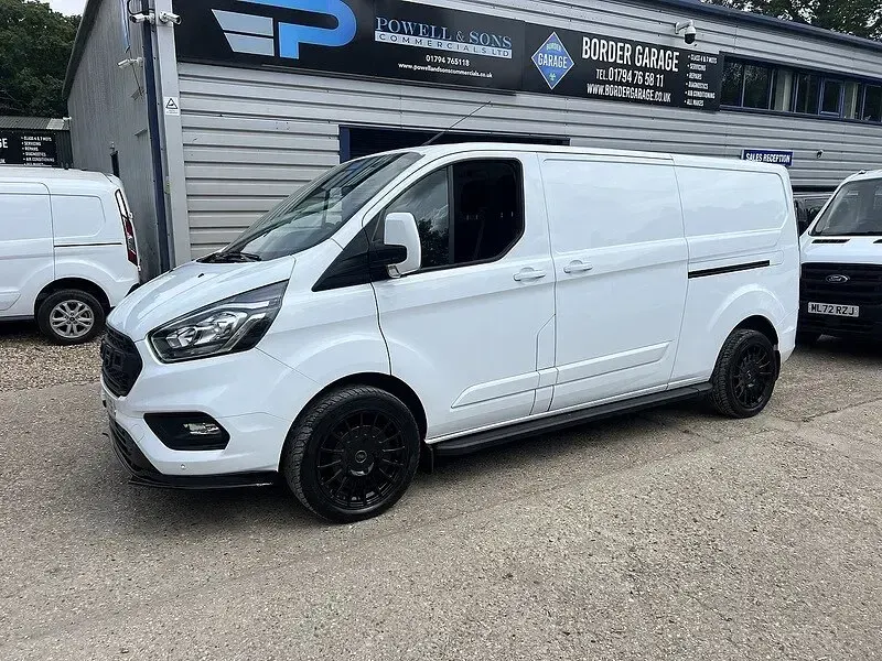 Used Ford Transit Custom Limited 130 HP (95 kW) 2023 White Van