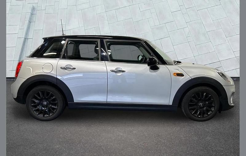Used Mini Cooper Hatch 134 HP (98 kW) 2017 Silver Hatchback