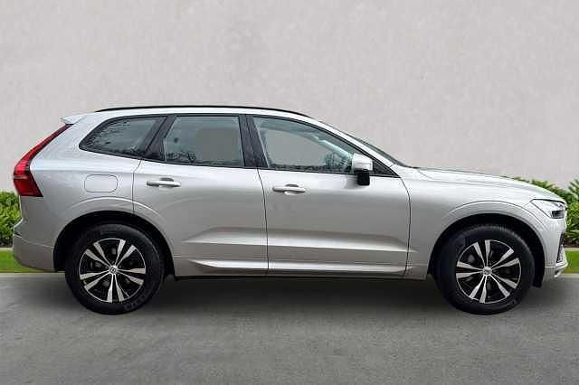Used Volvo XC60 Core 250 HP (183 kW) 2023 SUV
