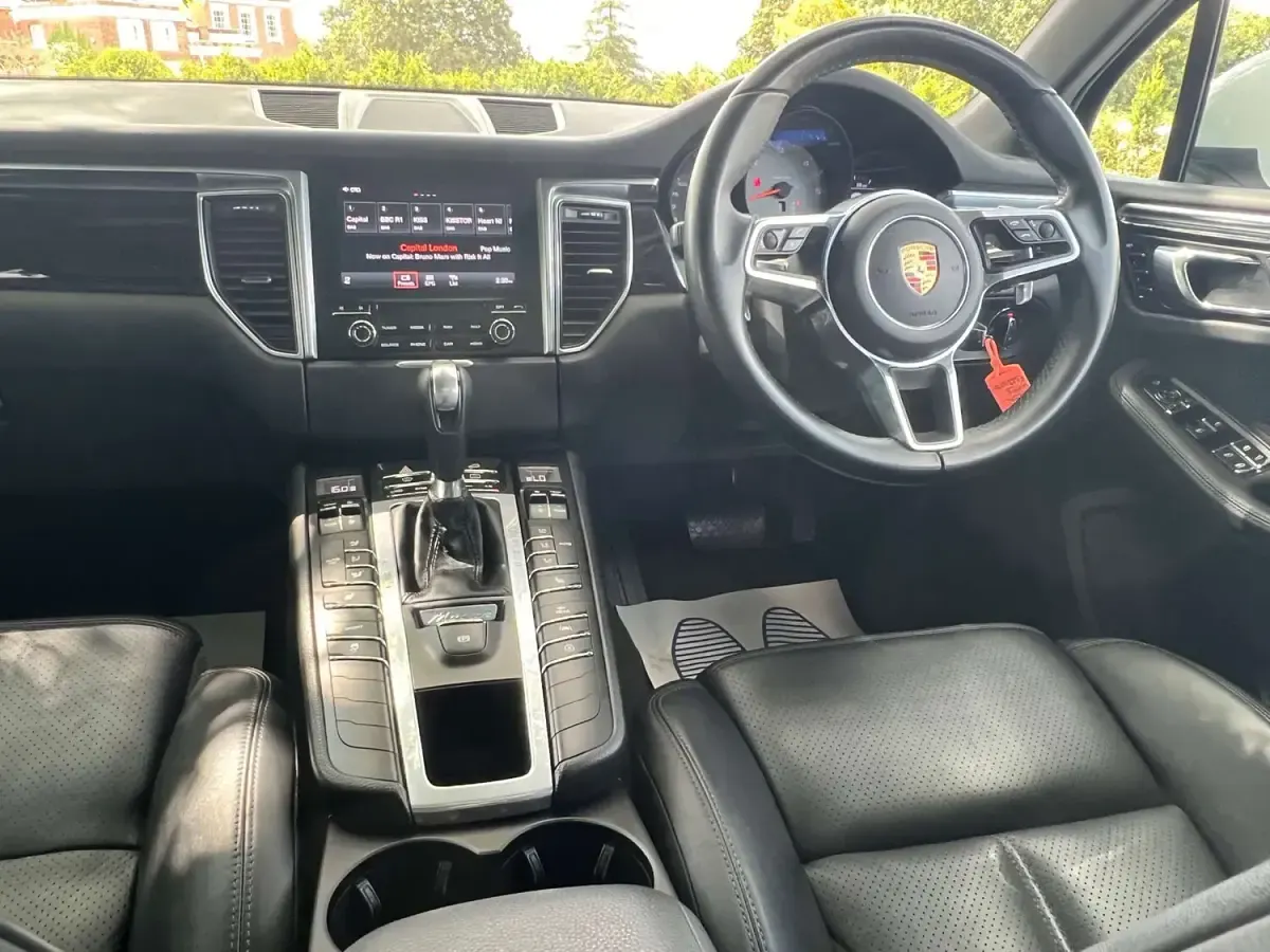 Used Porsche Macan 258 HP (189 kW) 2017 White SUV