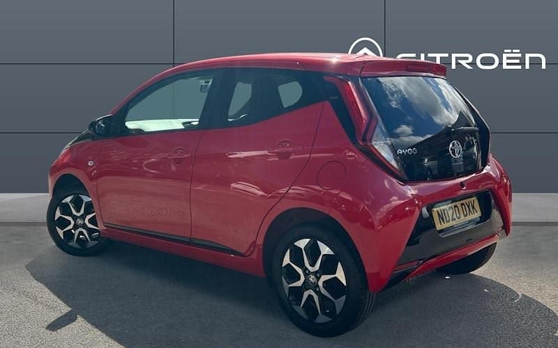 Usado Toyota Aygo Trend 72 HP (52 kW) 2020 Vermelho Citadino