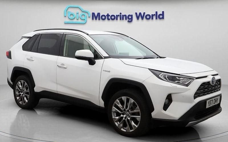 Used 2025 Toyota RAV4 Estate | £23,700 (Super price) - Image 1/4