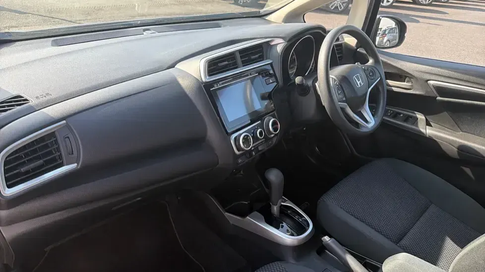 Used Honda Jazz SE 102 HP (75 kW) 2019 Grey Hatchback
