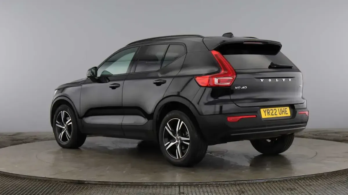 Used Volvo XC40 R-Design 161 HP (118 kW) 2022 SUV